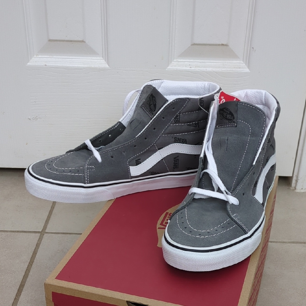 Vans Sk8-Hi, Men's Gray and White High-Top Skater Sneakers